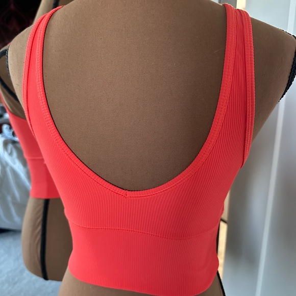 Lululemon Power pivot ribbed tank top reversible size 2 - Picture 3 of 4